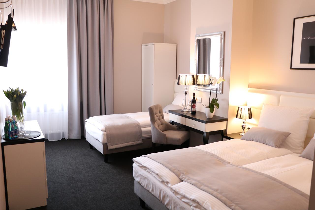 Hotel Villa Casino Słubice Exteriör bild