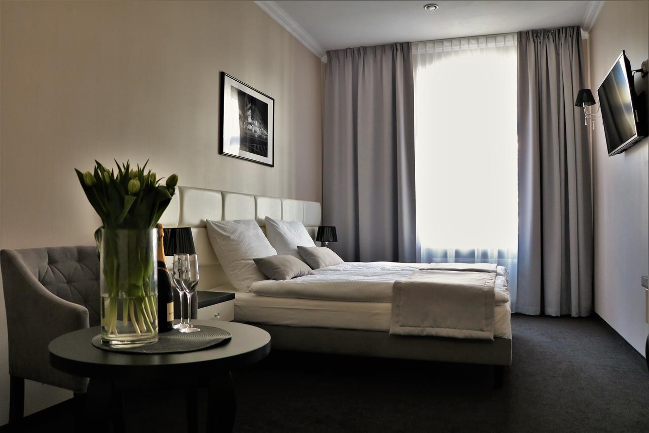 Hotel Villa Casino Słubice Exteriör bild