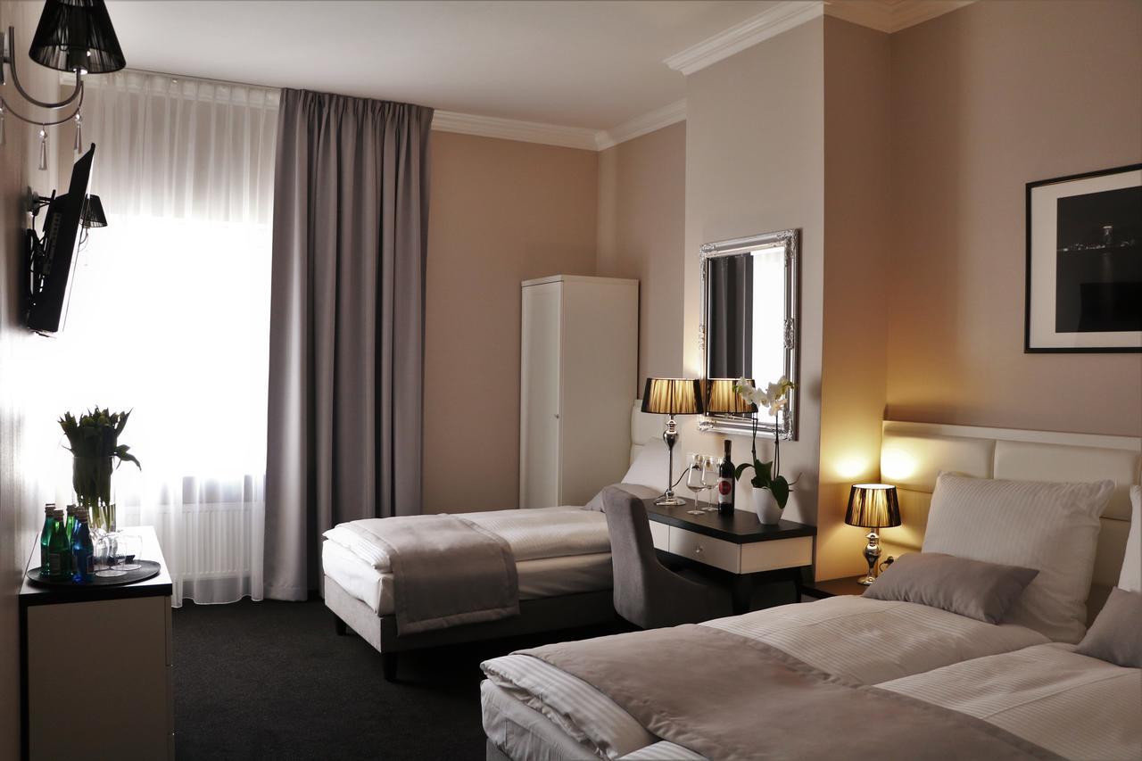 Hotel Villa Casino Słubice Exteriör bild