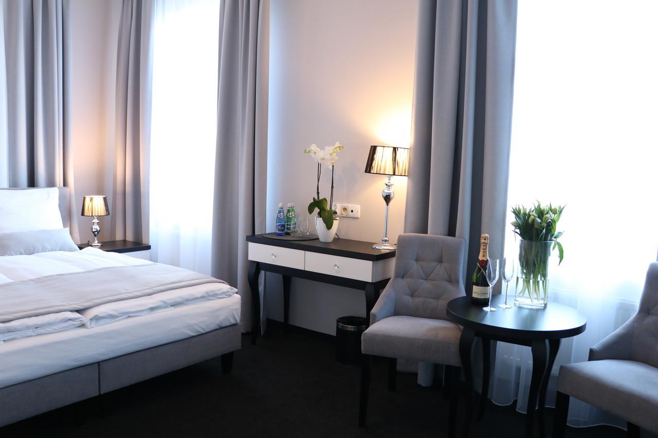 Hotel Villa Casino Słubice Exteriör bild