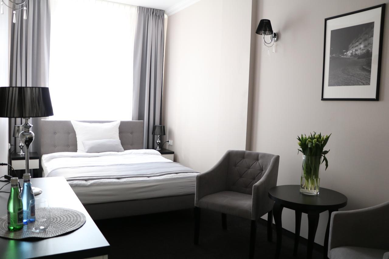 Hotel Villa Casino Słubice Exteriör bild