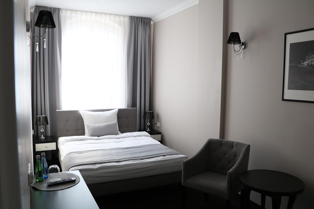 Hotel Villa Casino Słubice Exteriör bild